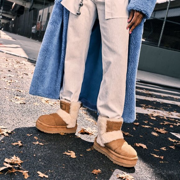 *NEW* Ugg Chillapeak Boots - Picture 1 of 16